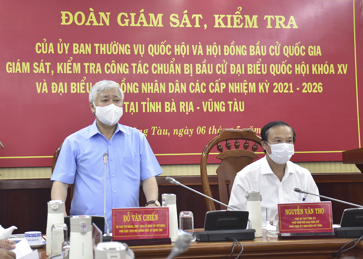Ông Đỗ Văn Chiến, Bí thư Trung ương Đảng, Chủ tịch Ủy ban Trung ương MTTQ Việt Nam, Phó Chủ tịch Hội đồng Bầu cử Quốc gia đánh giá cao công tác chuẩn bị bầu cử của BR-VT, đặc biệt là công tác thông tin, tuyên truyền.