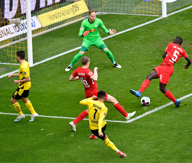 Manchester United vẫn quyết chiêu mộ Sancho (số 7).