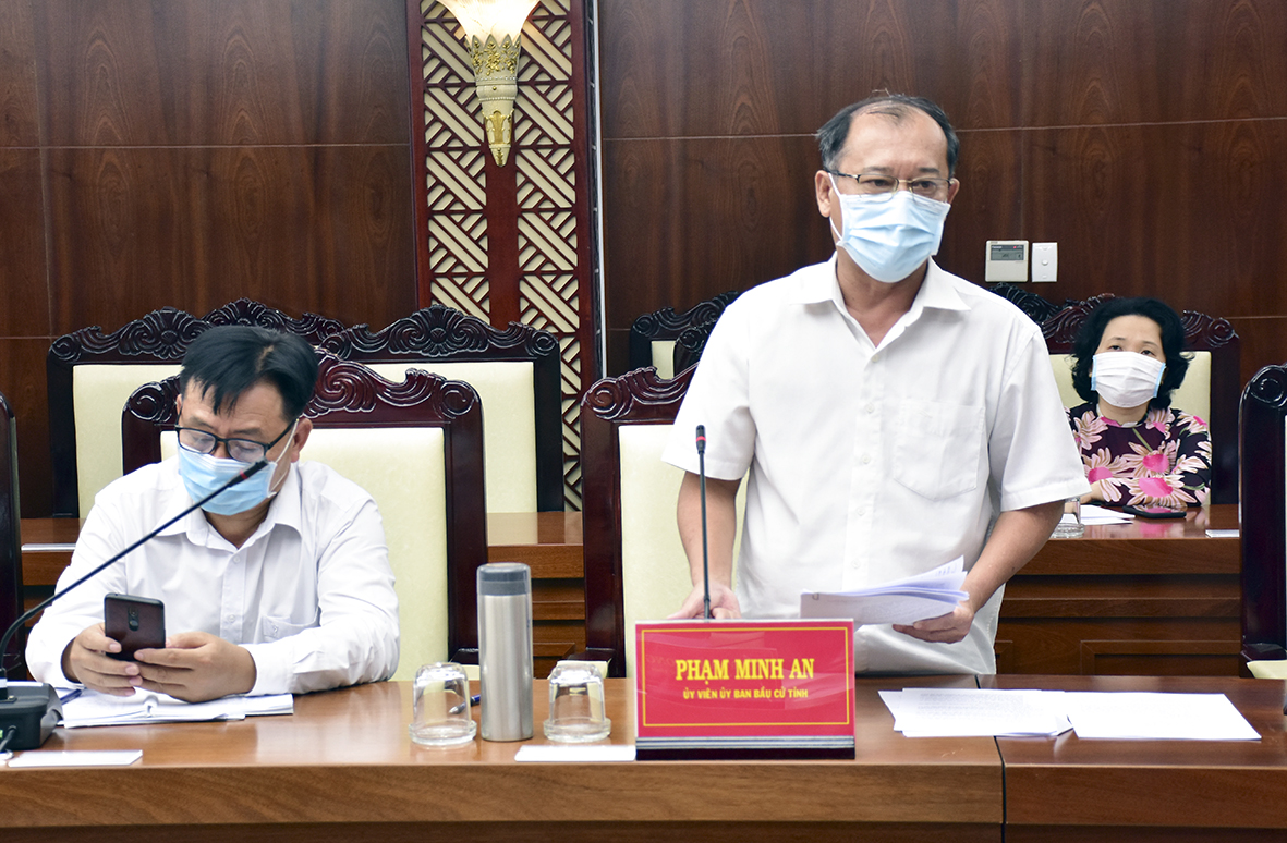 Ông Phạm Minh An, Giám đốc Sở Y tế, Phó Trưởng BCĐ Phòng, chống COVID-19 tỉnh đưa ra một số phương án xử lý tình huống có thể xảy ra vào thời điểm cử tri đi bỏ phiếu bầu cử ĐBQH khóa XV và đại biểu HĐND các cấp nhiệm kỳ 2021-2026.