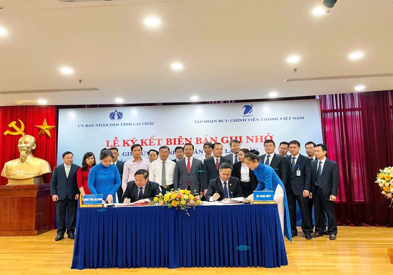 Ngày 29/4/2021, ông Tống Thanh Hải - Phó Chủ tịch thường trực UBND tỉnh Lai Châu và ông Tô Dũng Thái - Phó Tổng Giám đốc Tập đoàn VNPT ký kết Biên bản ghi nhớ giai đoạn 2021 - 2025.