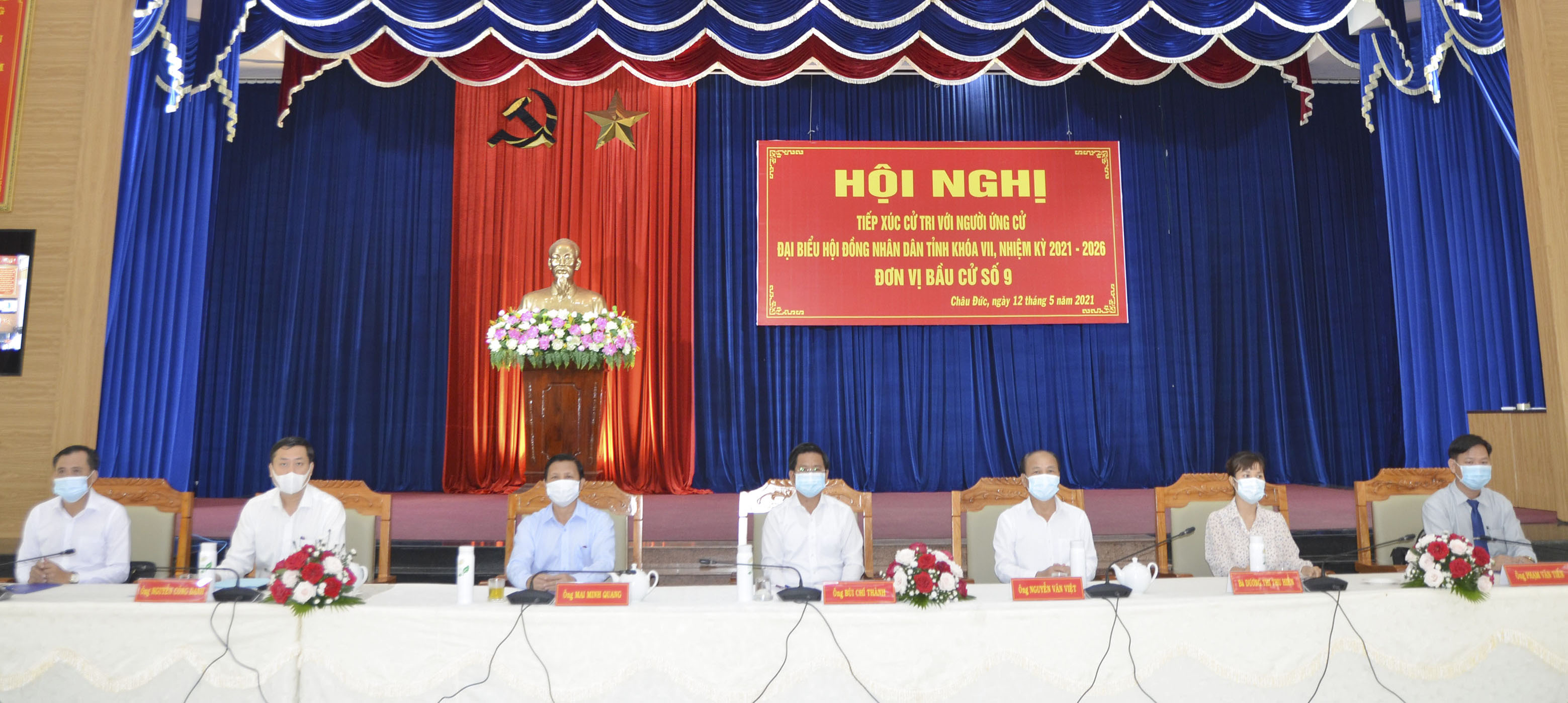 Các ứng cử viên đại biểu HĐND tỉnh nhiệm kỳ 2021-2026 thuộc Đơn vị Bầu cử số 9 TXCT tại điểm cầu UBND huyện Châu Đức.
