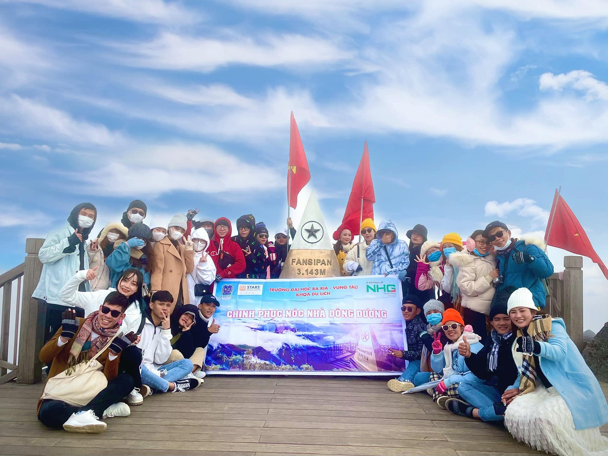Sinh viên Khoa Du lịch BVU trong hoạt động thực hành tổ chức tour dài ngày.