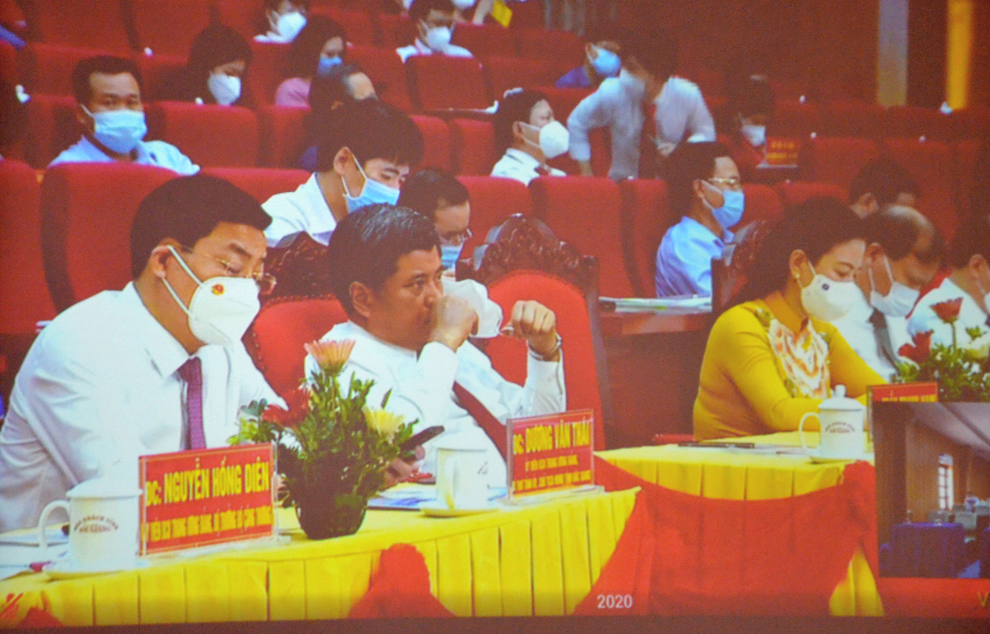 Bộ trưởng Bộ Công thương Nguyễn Hồng Diên và các đại biểu tham dự Hội nghị tại đầu cầu tỉnh Bắc Giang. (ảnh chụp qua màn hình).