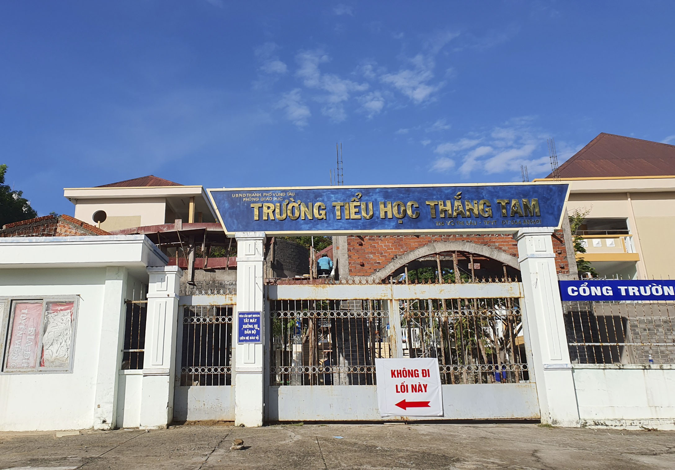 Điểm cách ly tập trung tại Trường TH Thắng Tam, TP. Vũng Tàu có 1 F1 và 20 F2 liên quan đến nhân viên thu gom rác thải của Công ty CP Nước, Môi trường Bình Dương mắc COVID-19.