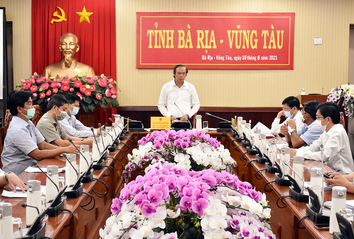 Ông Nguyễn Văn Thọ, Chủ tịch UBND tỉnh, Trưởng BCĐ Phòng chống COVID-19 tỉnh chủ trì họp BCĐ.
