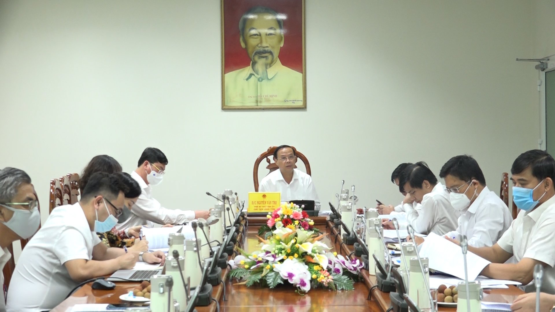 Ông Nguyễn Văn Thọ, Chủ tịch UBND tỉnh chủ trì cuộc họp.