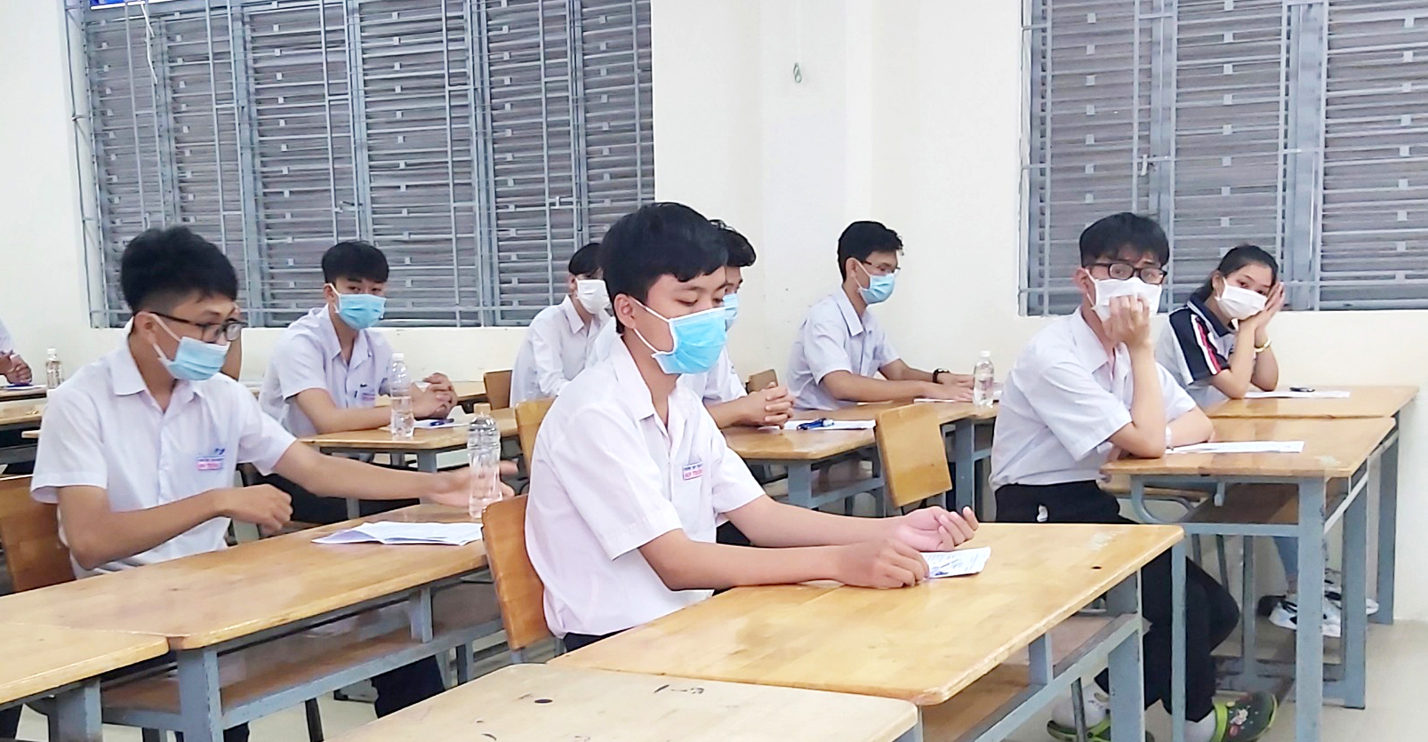 TS tham dự kỳ thi tốt nghiệp THPT năm 2020 tại điểm thi THPT Trần Nguyên Hãn (TP. Vũng Tàu). Ảnh: HOÀNG DƯƠNG