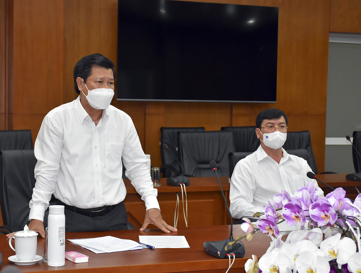 Ông Nguyễn Văn Xinh, Ủy viên Ban Thường vụ Tỉnh ủy, Trưởng Ban Tuyên giáo Tỉnh ủy phát biểu tại cuộc họp.