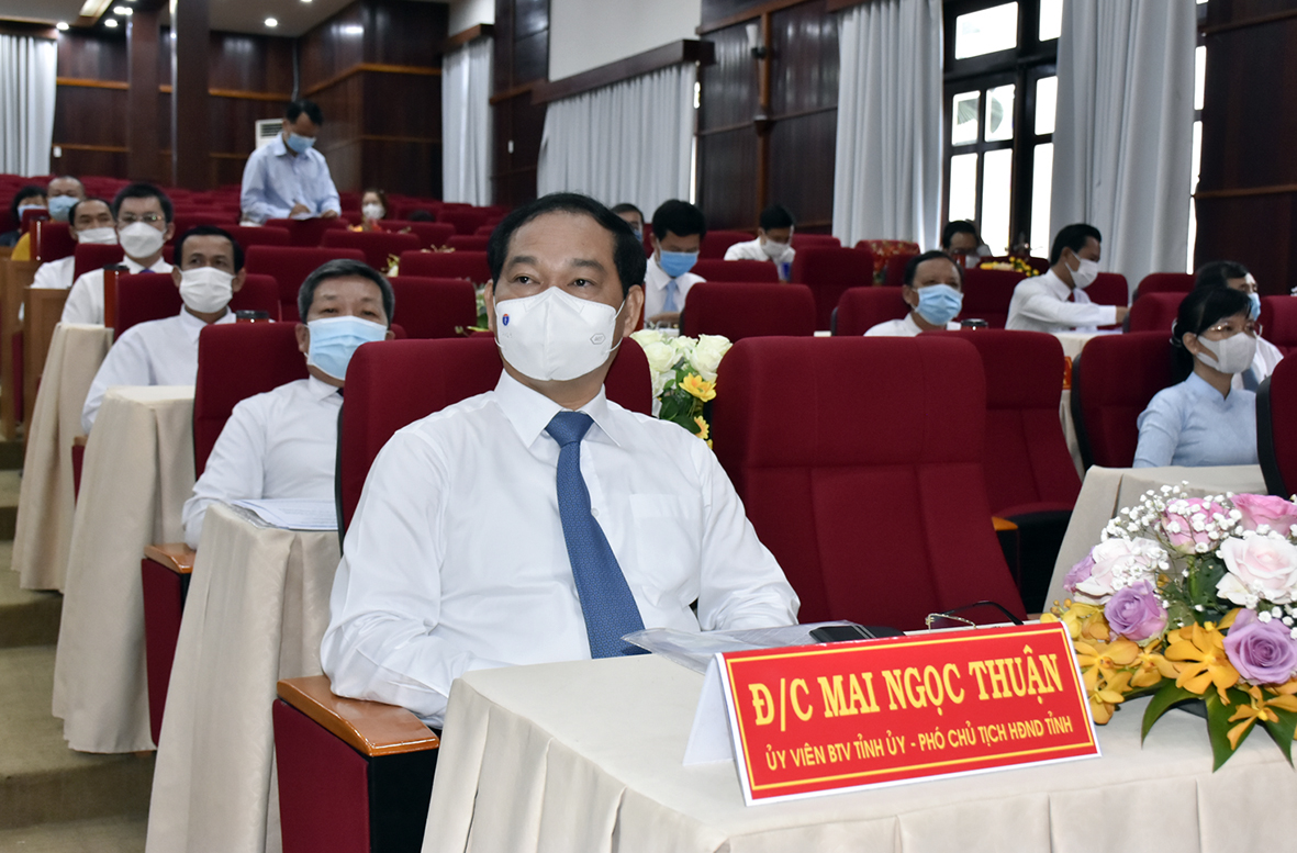 Ông Mai Ngọc Thuận, Ủy viên Ban Thường vụ Tỉnh ủy, Phó Chủ tịch HĐND tỉnh, đến dự Kỳ họp.