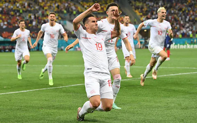 Thụy Sĩ đã làm nên con địa chấn tại EURO 2020 khi loại ƯCV số 1 Pháp ra khỏi cuộc chơi trong một trận cầu khó tin (1-0, 1-3, 3-3 và 5-4 trong loạt sút luân lưu).