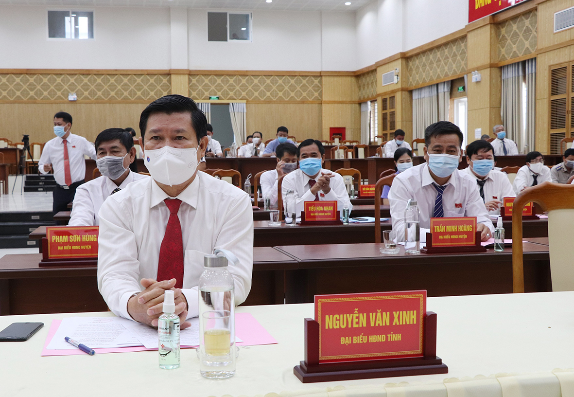 Ông Nguyễn Văn Xinh, Ủy viên Ban Thường vụ Tỉnh ủy, Trưởng Ban Tuyên giáo Tỉnh ủy tham dự Kỳ họp.