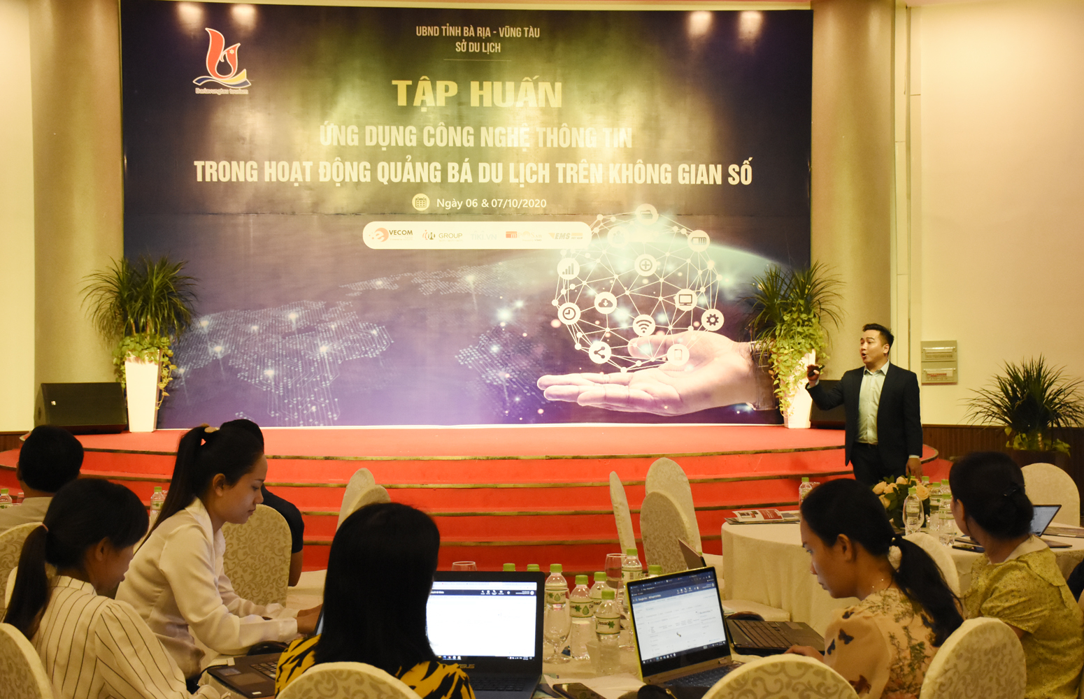  Một lớp tập huấn kỹ năng quảng bá du lịch trên không gian số do Sở Du lịch tổ chức cuối năm 2020.