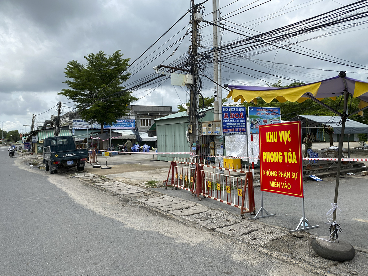Cho đầu mối Lam Sơn bị phong tỏa rạng sáng 5/7.