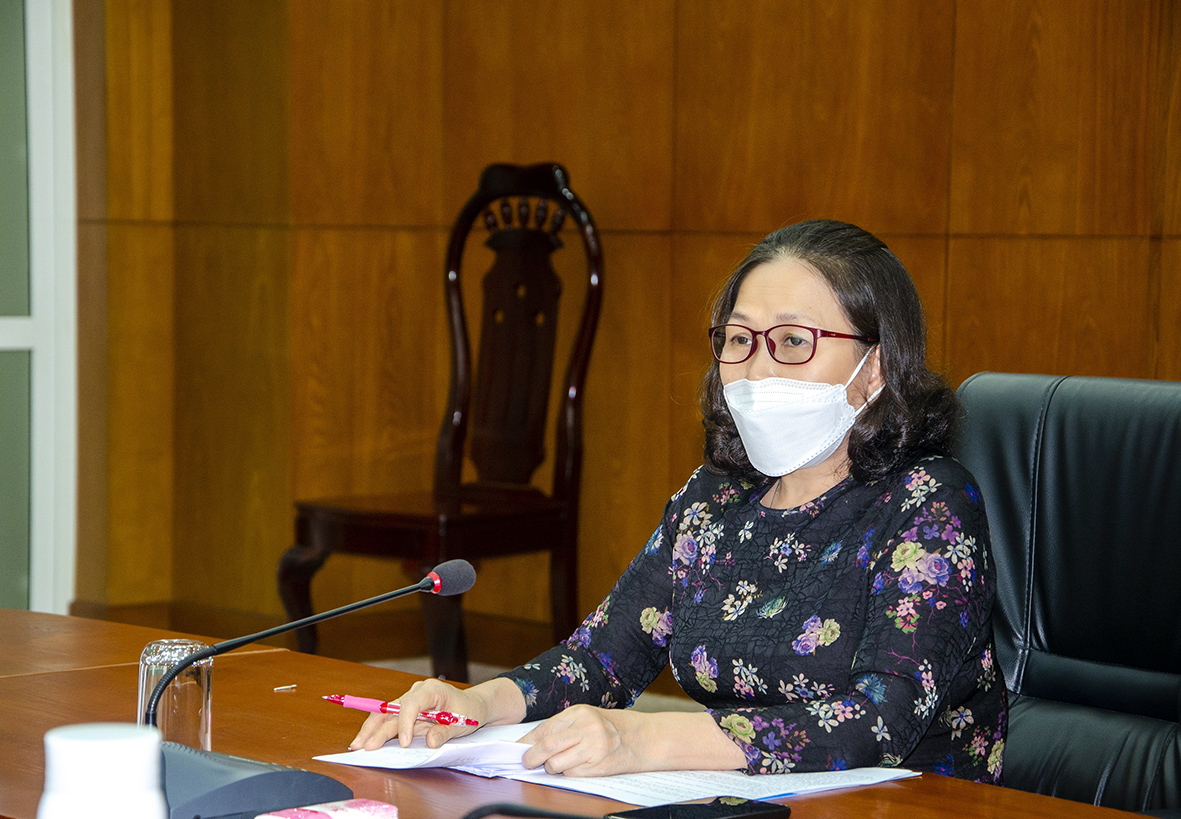 Bà Nguyễn Thị Yến, Phó Bí thư Thường trực Tỉnh ủy, Trưởng Đoàn ĐBQH tỉnh khóa XIV, đại biểu Quốc hội khóa XV (nhiệm kỳ 2021-2026) chủ trì cuộc họp.