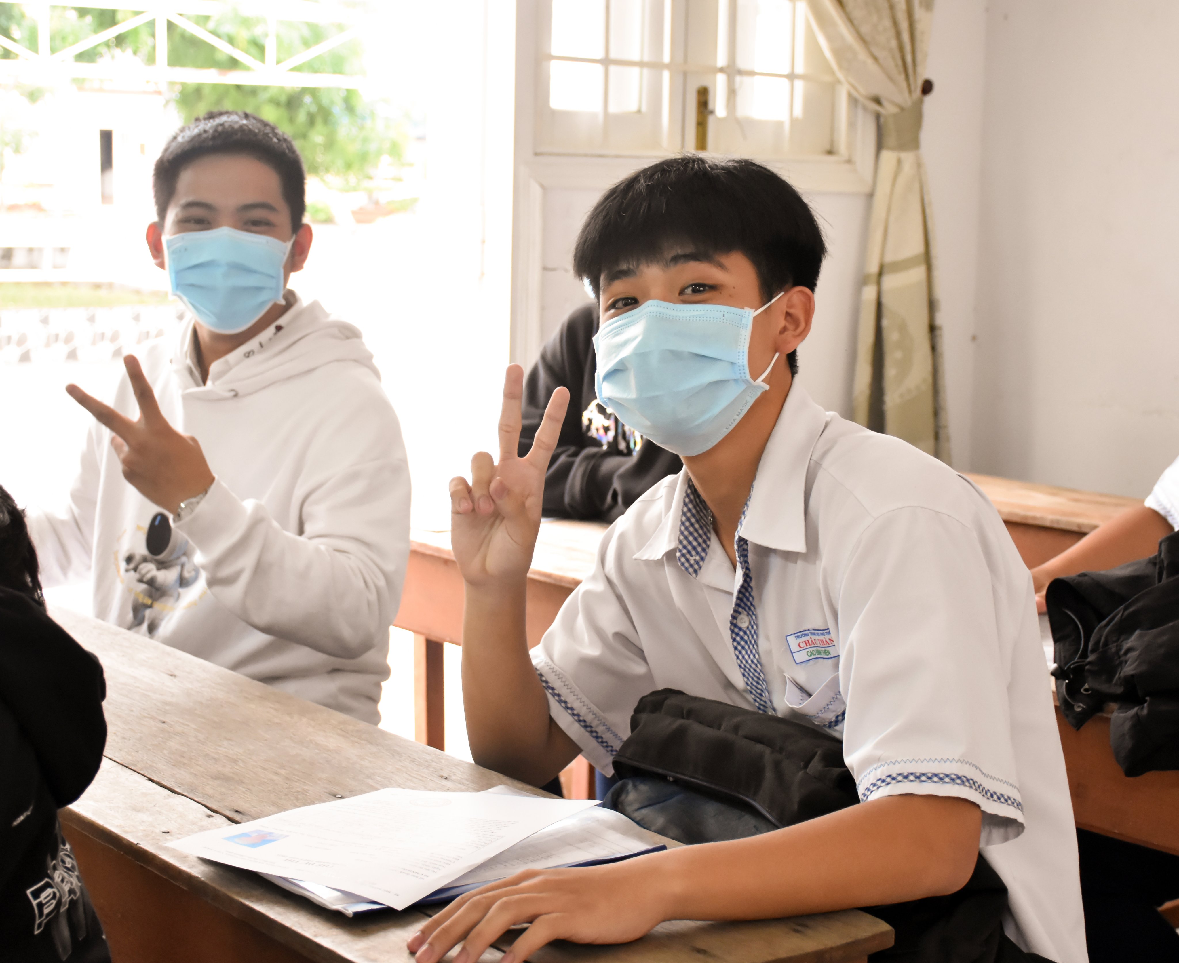 Thí sinh vui vẻ, tự tin bước vào kỳ thi THPT quốc gia.