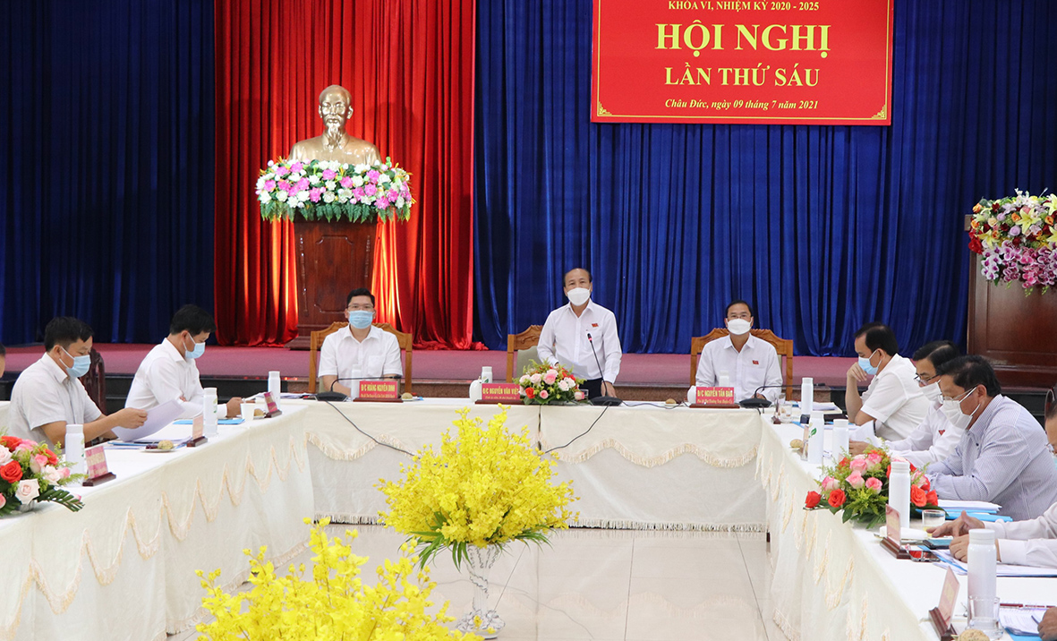 Ông Nguyễn Văn Việt, Tỉnh ủy viên, Bí thư Huyện ủy Châu Đức phát biểu tại Hội nghị..