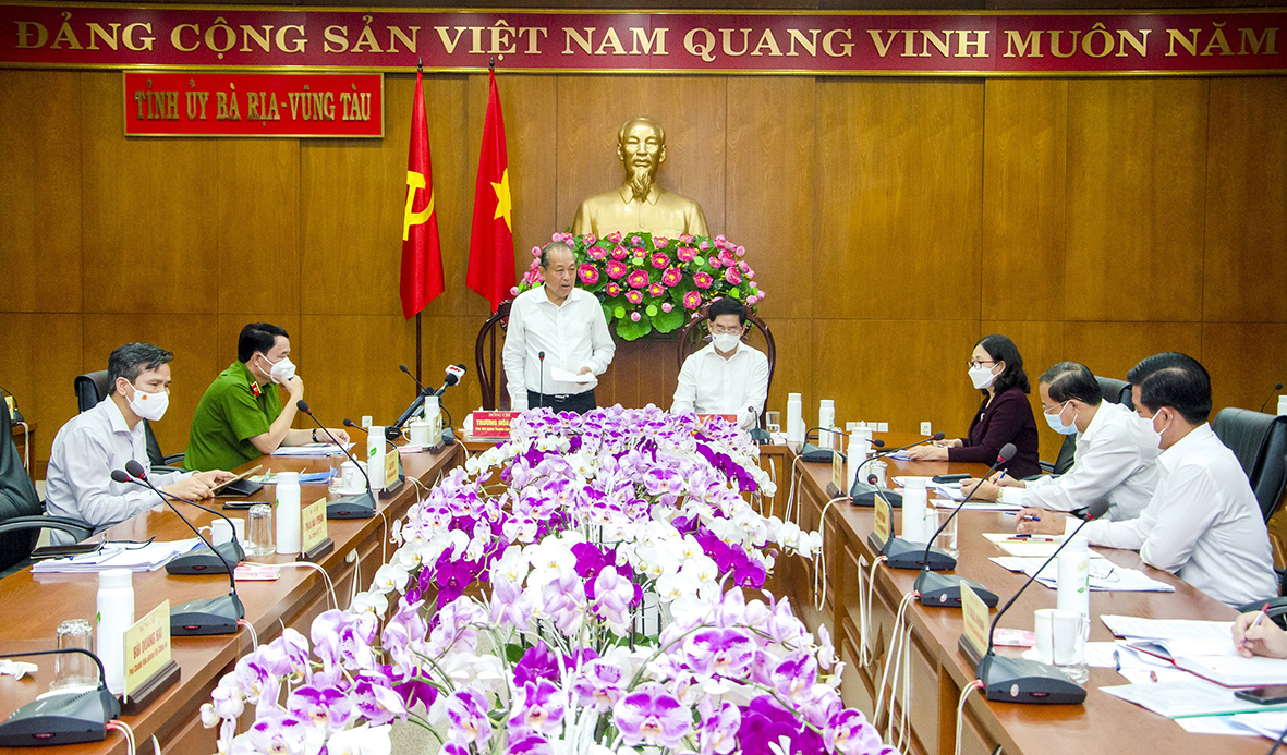 Quang cảnh buổi làm việc.