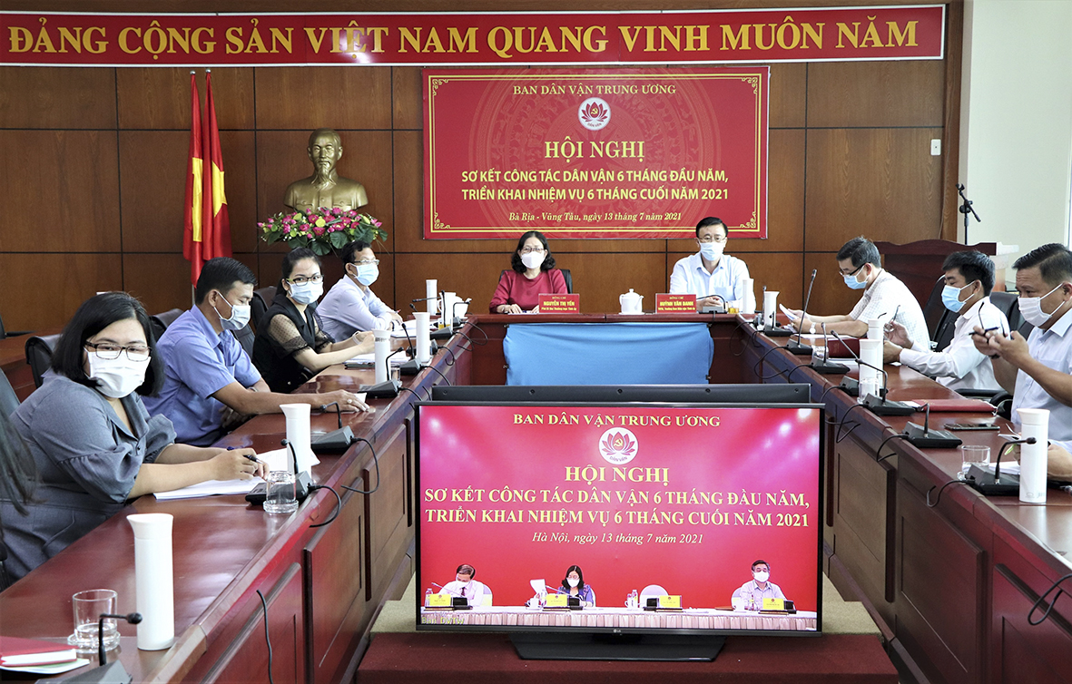 Các đại biểu dự Hội nghị trực tuyến sơ kết công tác Dân vận 6 tháng đầu năm 2021 tại điểm cầu Bà Rịa – Vũng Tàu.