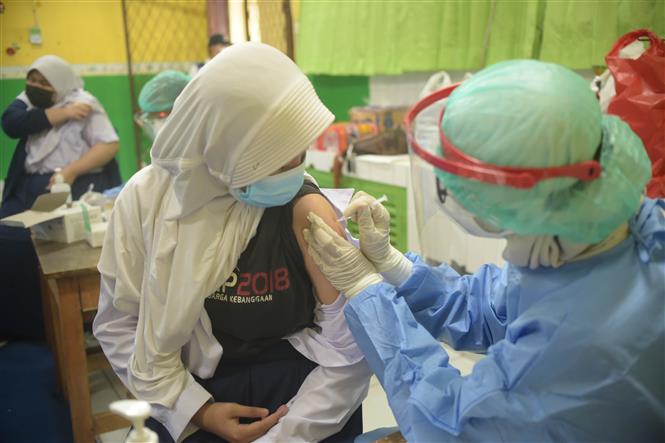 Các loại vaccine hiện tại vẫn có tác dụng cao trong ngăn ngừa biến thể Delta gây các triệu chứng nặng.