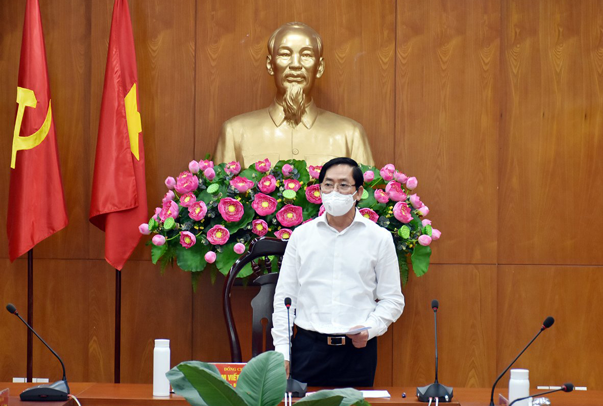 Ông Phạm Viết Thanh, Ủy viên Trung ương Đảng, Bí thư Tỉnh ủy, Chủ tịch HĐND tỉnh phát biểu kết luận cuộc họp.