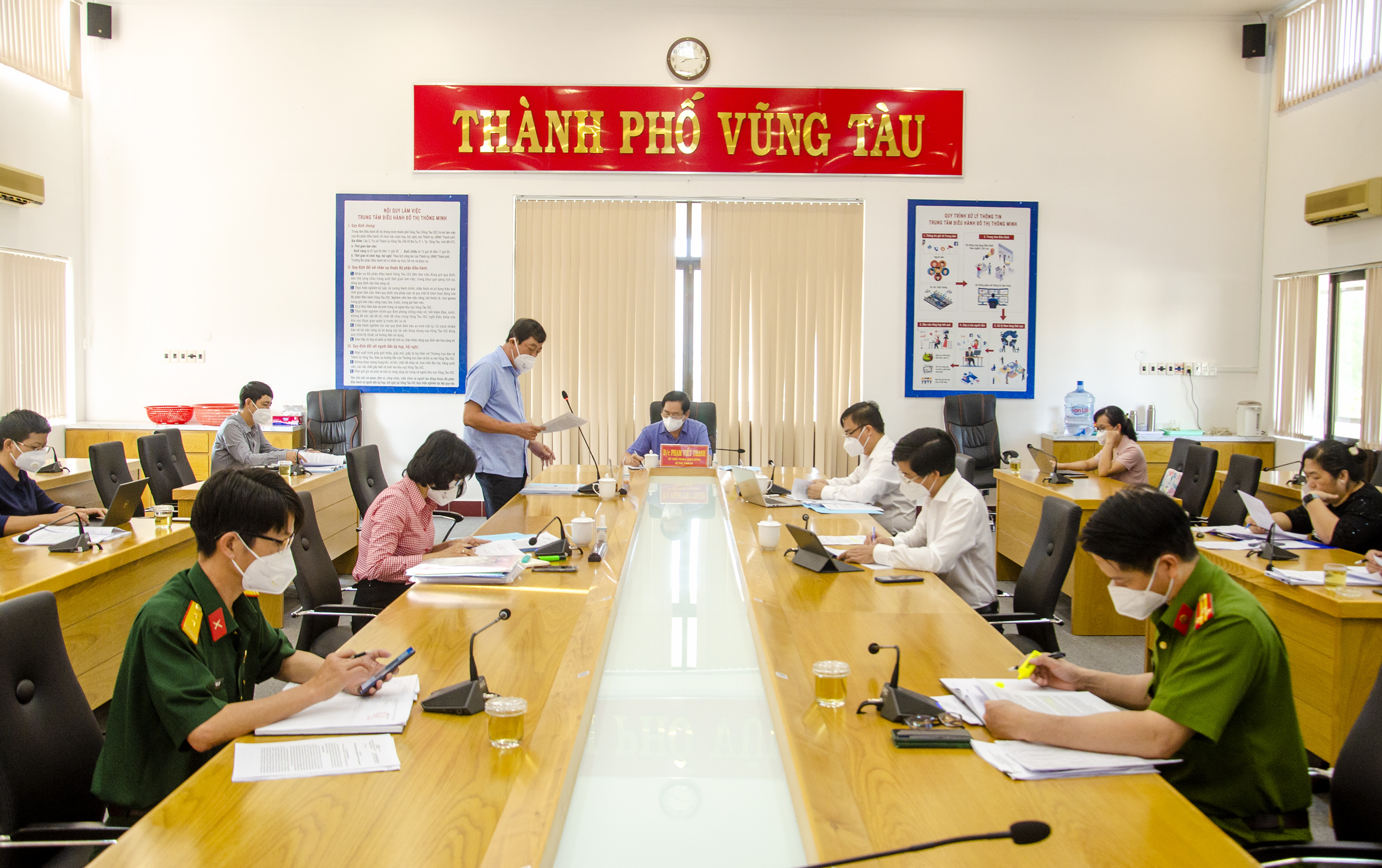 Quang cảnh buổi làm việc.