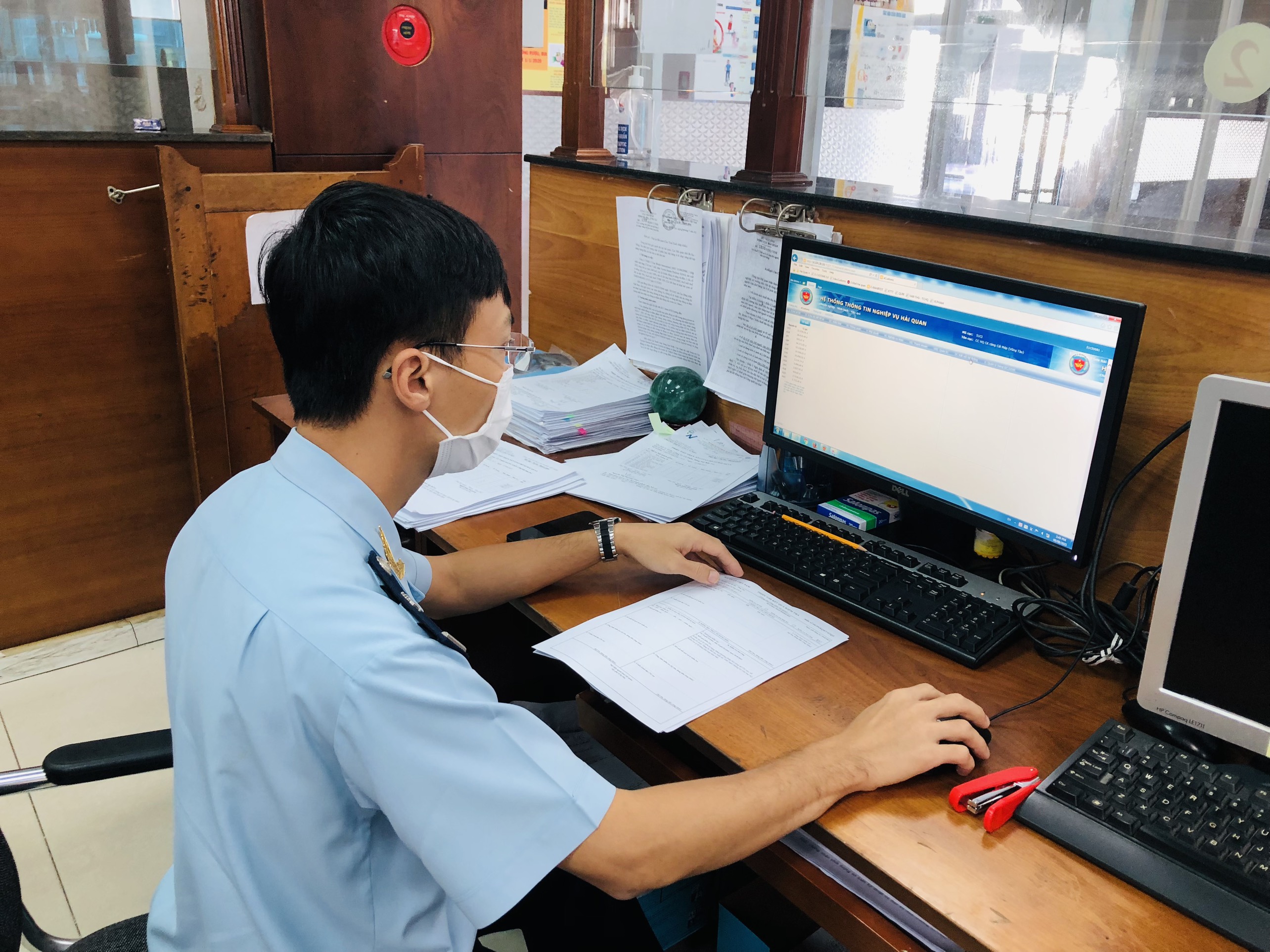 Hoạt động nghiệp vụ tại Chi cục Hải quan cửa khẩu Cảng Cái Mép.