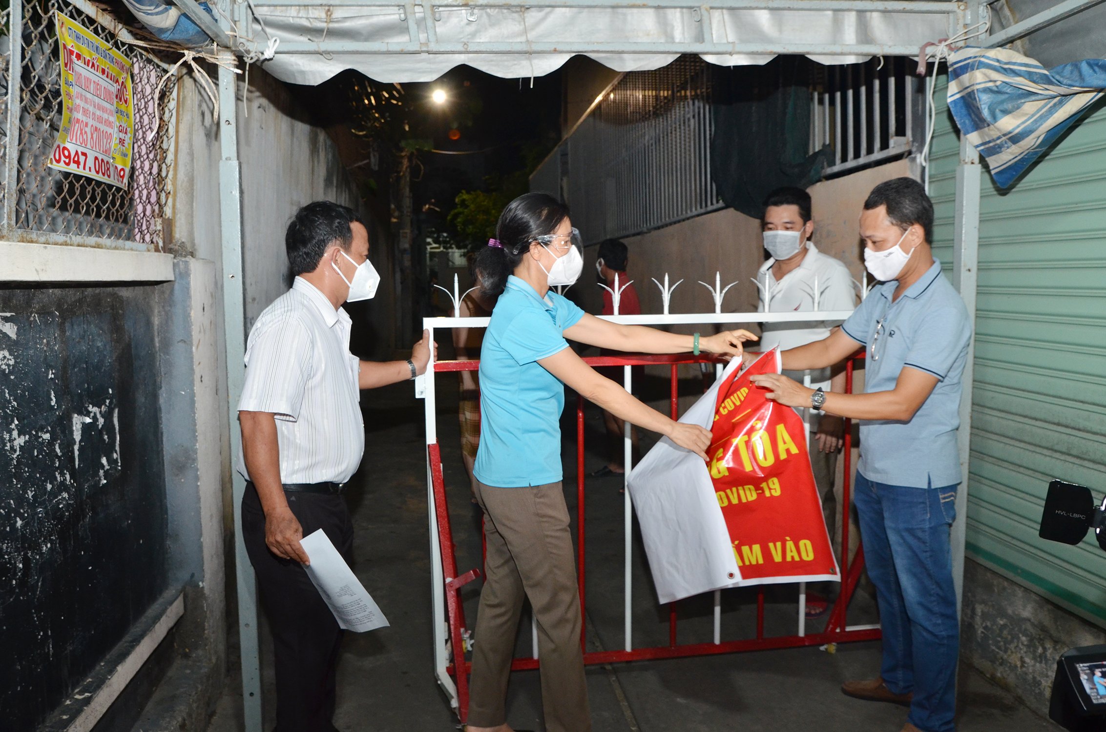 Ngày trở lại thật đặc biệt với người dân hẻm 205 (Trương Công Định, TP.Vũng Tàu). Ảnh: MINH THANH