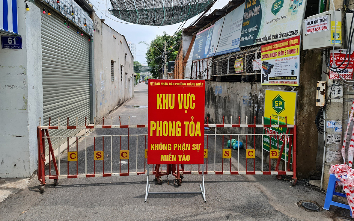 Hẻm 61 Tiền Cảng, phường Thắng Nhất, TP.Vũng Tàu đã bị phong tỏa từ tối 30/8.