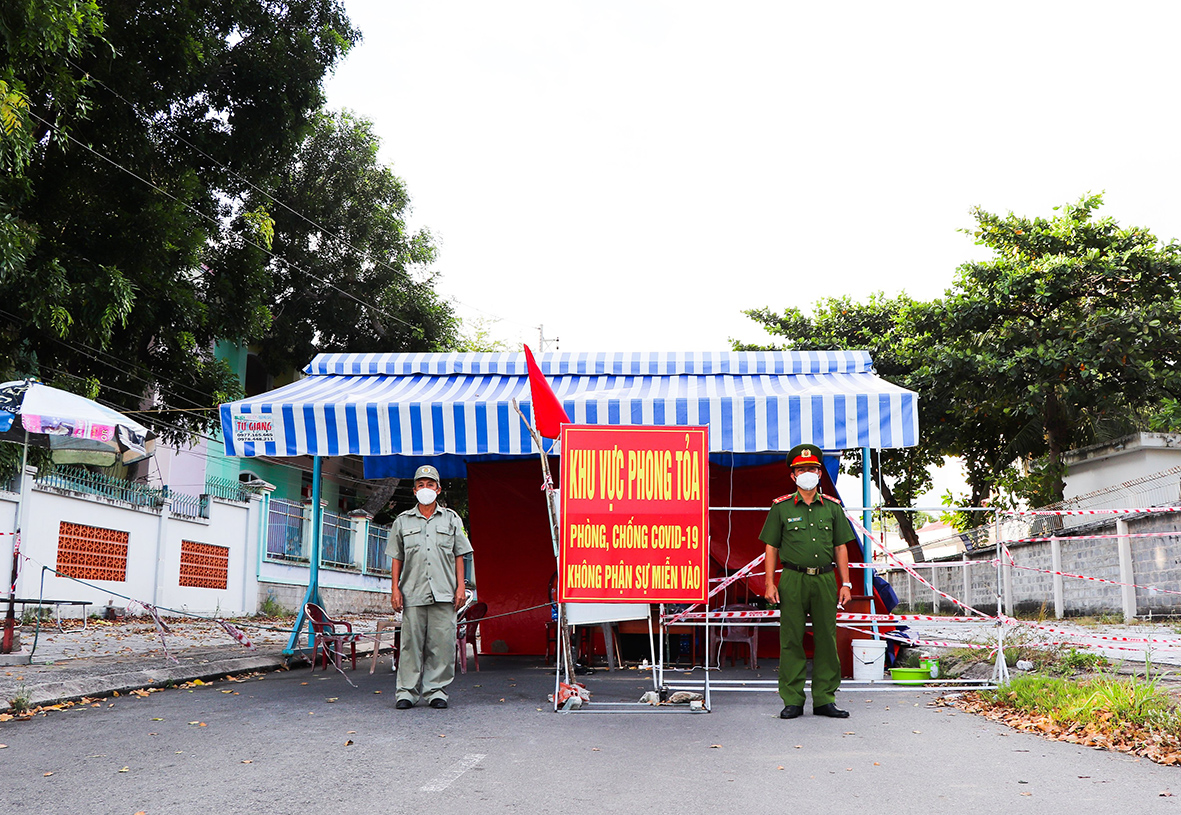 Liên quan đến các trường hợp F0 ngoài cộng đồng, xã An Ngãi đã tạm thời phong tỏa tổ 10B, ấp An Thạnh, xã An Ngãi với 11 hộ/38 nhân khẩu.