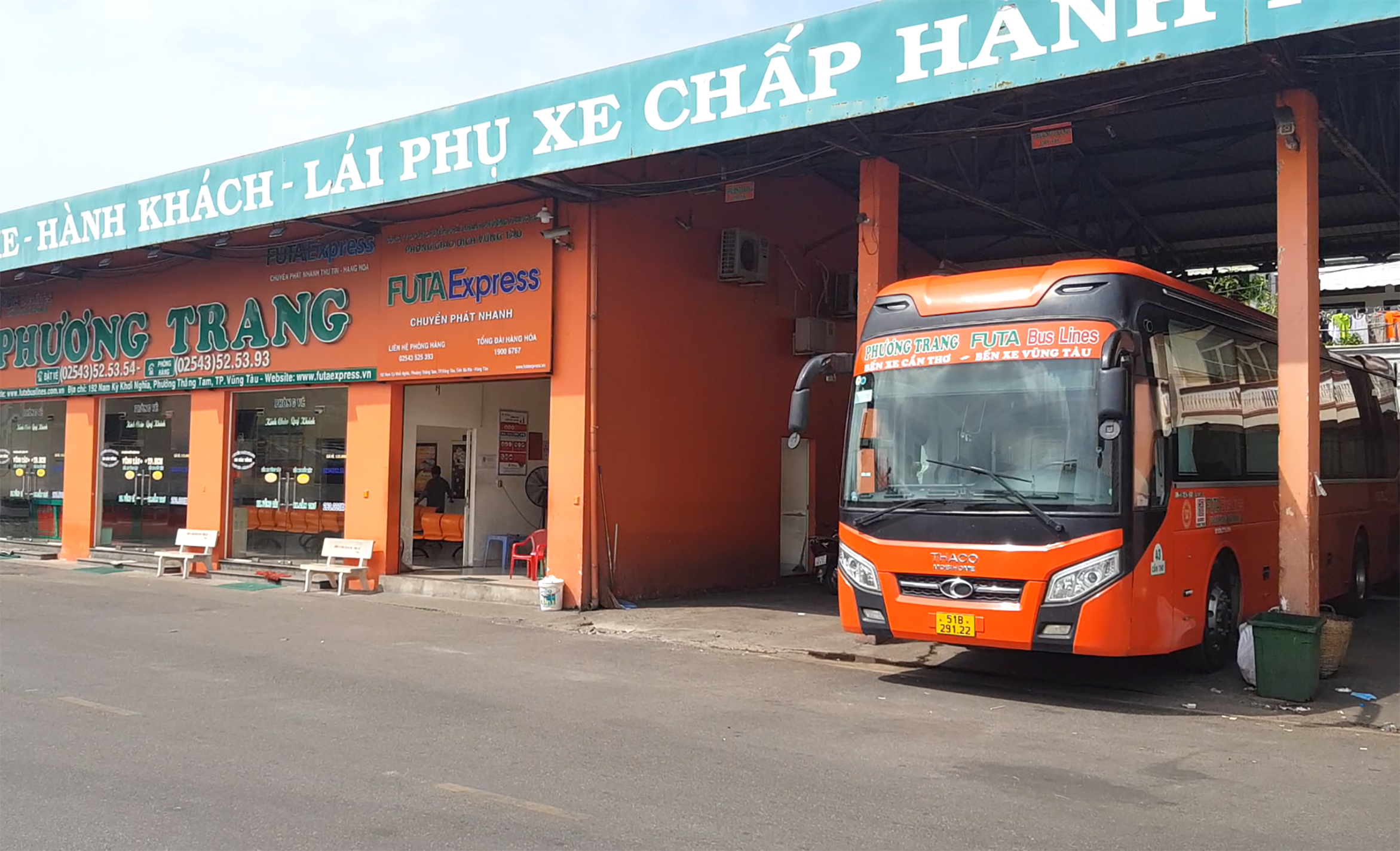 Công dân đưa về sẽ di chuyển bằng xe 45 chỗ, ngồi giãn cách và mặc đồ bảo hộ.