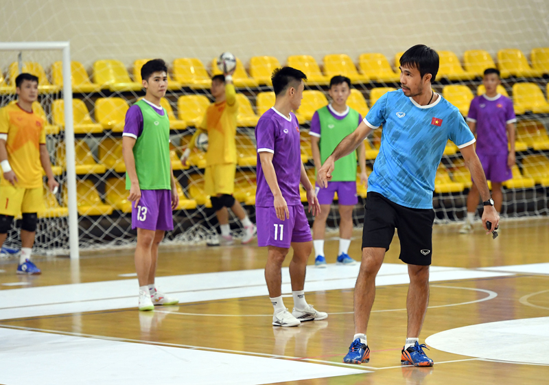 Thành công của HLV Minh Giang với  futsal Việt Nam không kém đồng nghiệp Bruno Garcia, người đưa futsal Việt Nam tới World Cup 2016.