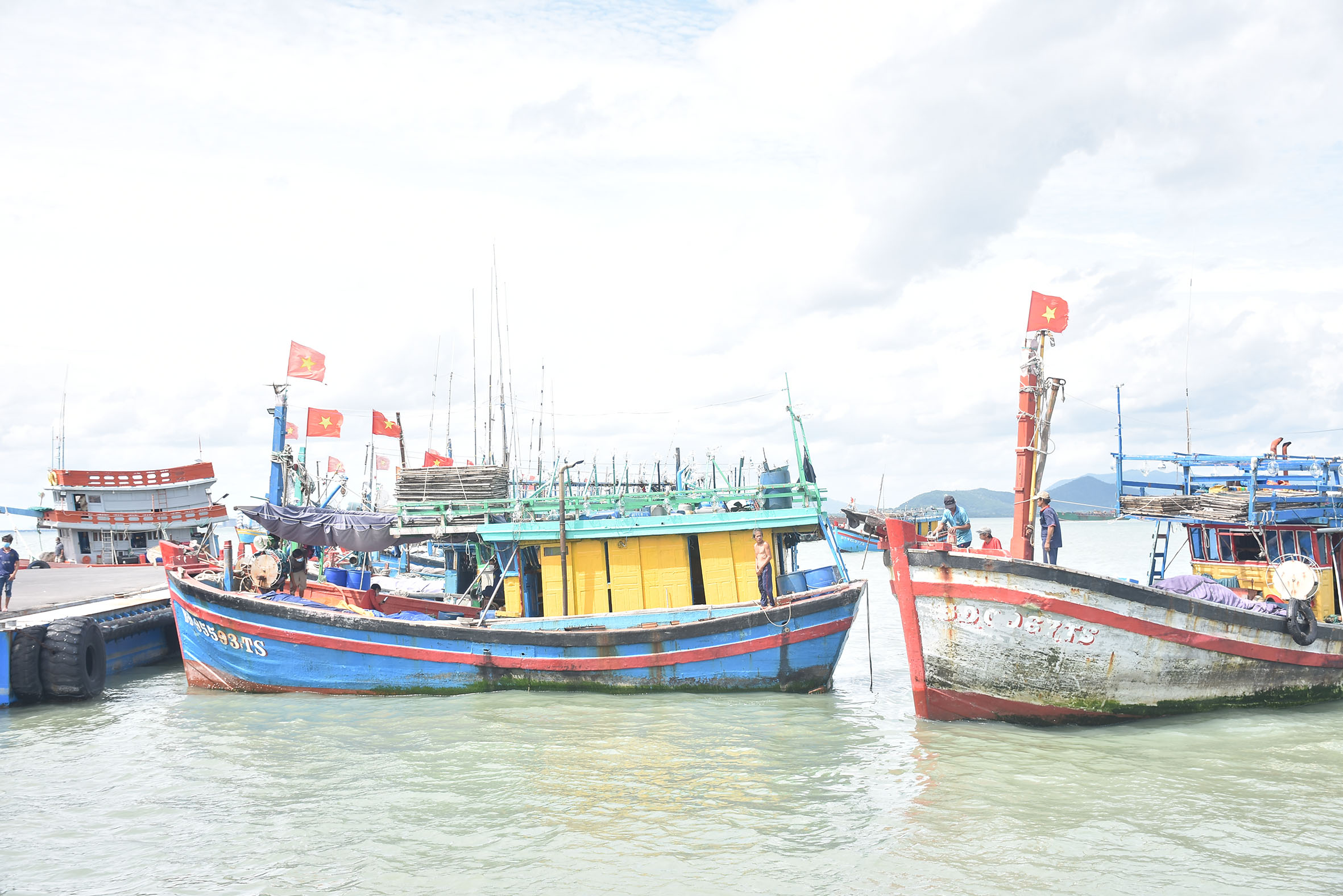 Tàu cá của ngư dân Bình Định cập cảng ở Vũng Tàu.