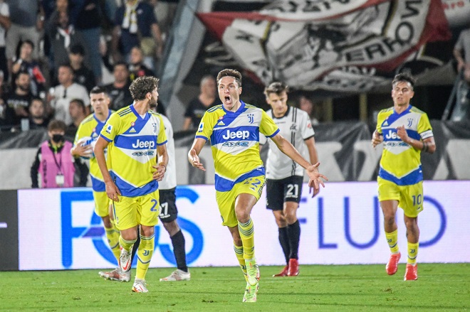Chiesa giúp Juventus có chiến thắng đầu tiên tại Serie A.
