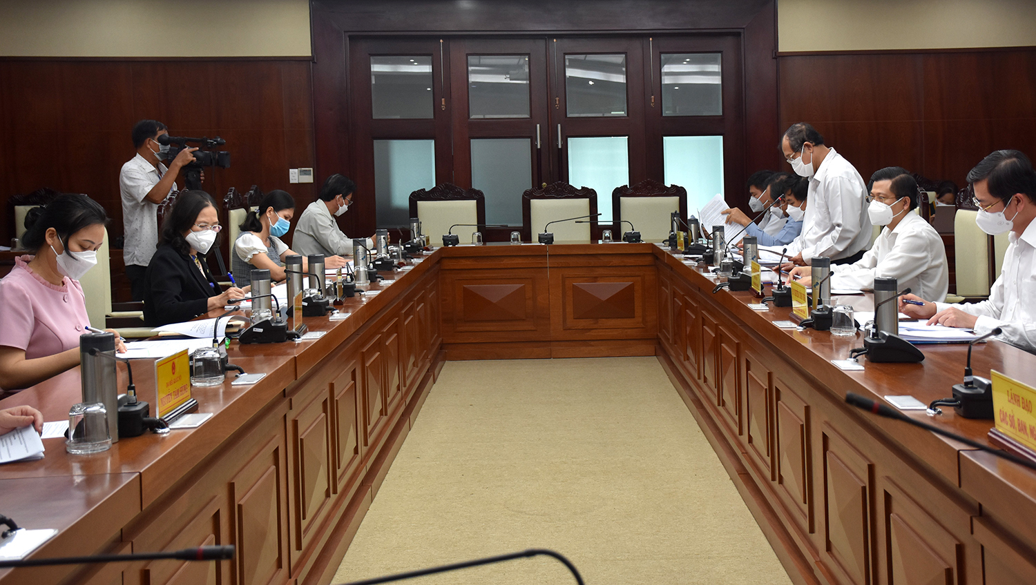 Quang cảnh buổi làm việc.