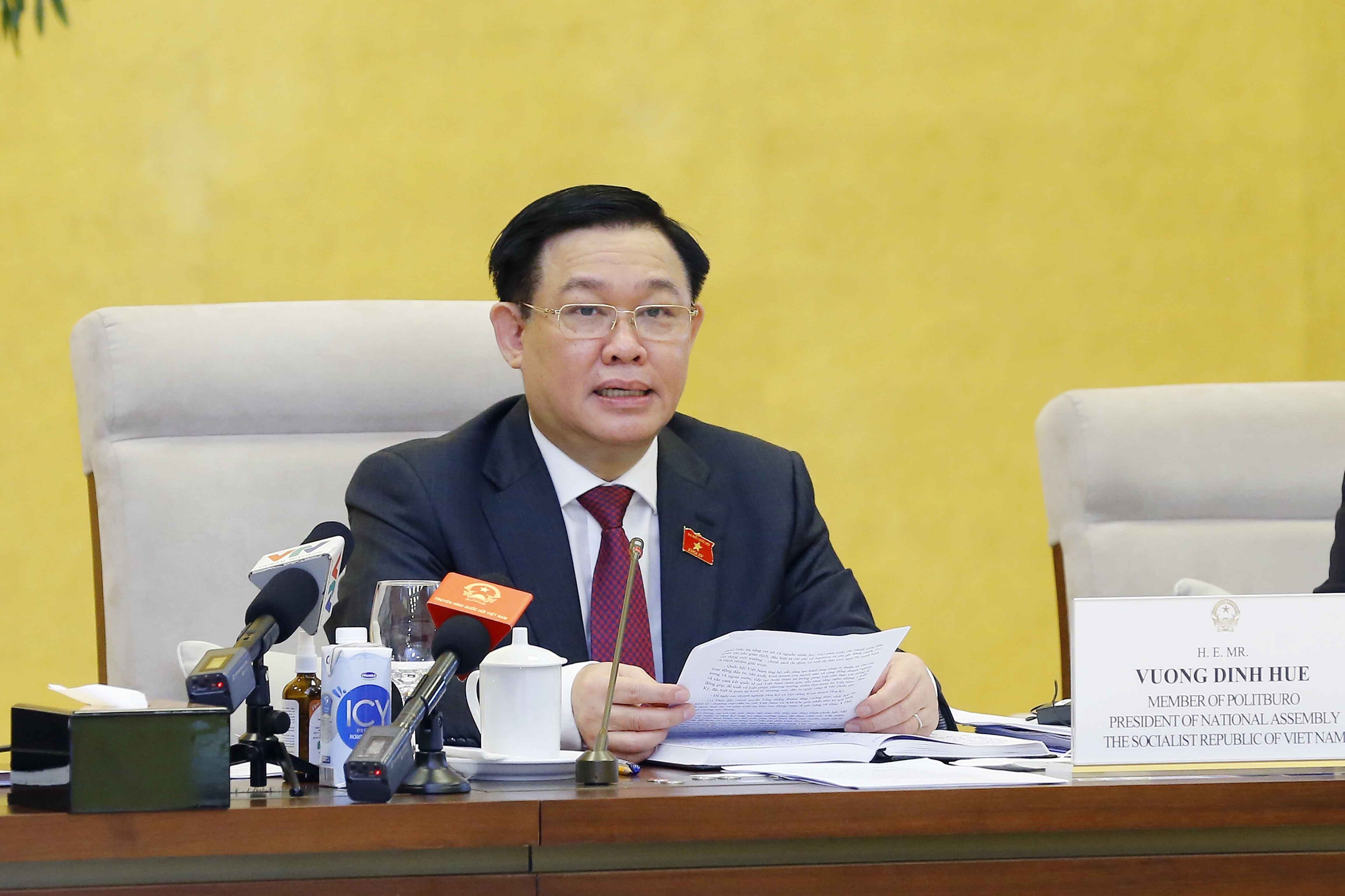 Chủ tịch Quốc hội Vương Đình Huệ phát biểu tại buổi làm việc. Ảnh: DOÃN TẤN