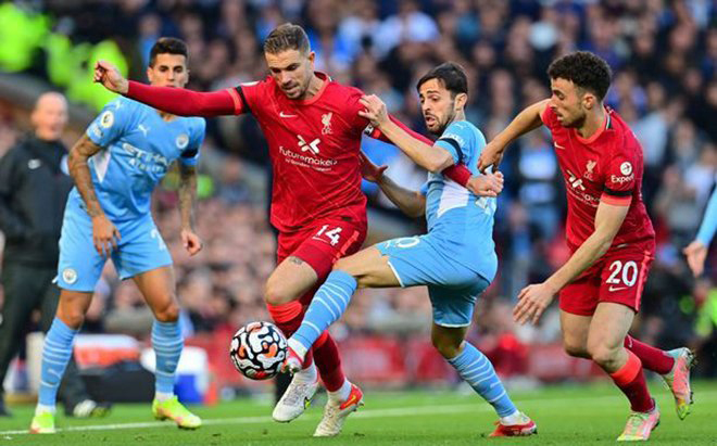Chelsea đang lợi thế, song cuộc đua vô địch đang dành cho cả Liverpool, Man City và MU.