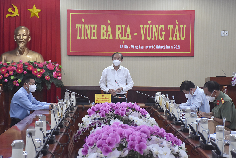 Ông Nguyễn Văn Thọ, Chủ tịch UBND tỉnh, Chỉ huy trưởng Trung tâm chỉ huy phòng chống COVID-19 tỉnh.