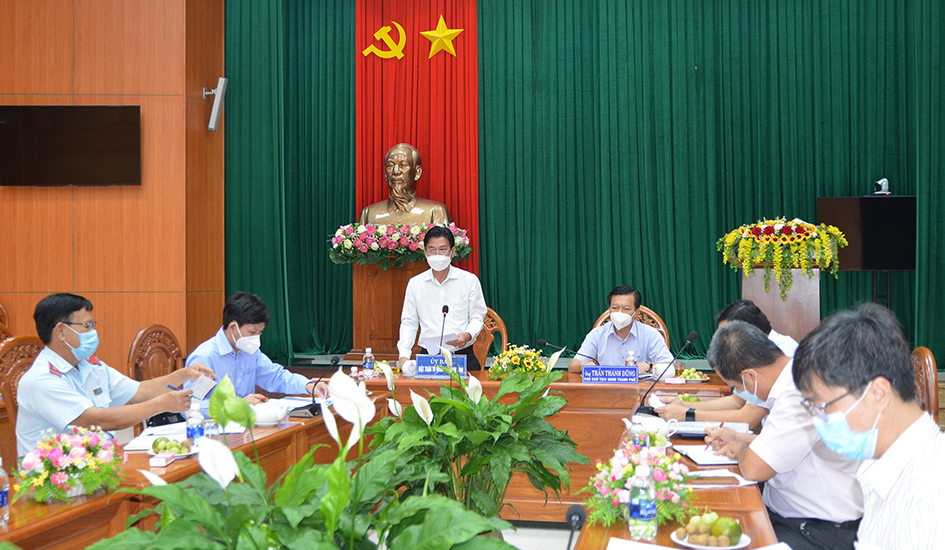 Ông Trần Văn Lợi, Phó Chủ tịch UBMTTQVN tỉnh phát biểu tại buổi làm việc.