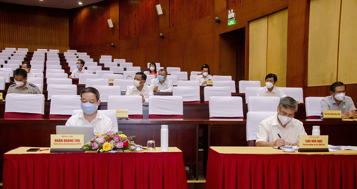 Đại diện Văn phòng Trung ương Đảng và các Ban của Trung ương Đảng dự Hội nghị.