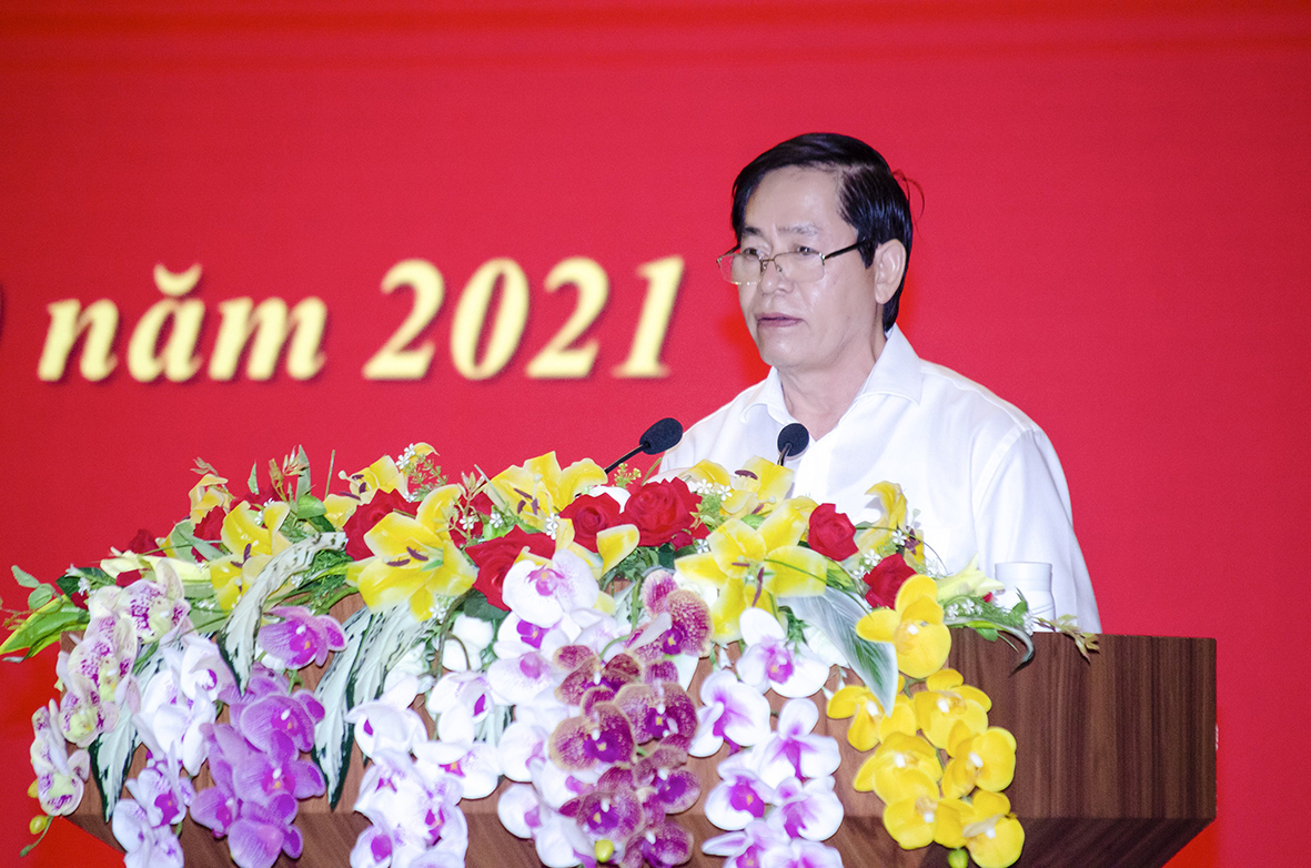 Ông Phạm Viết Thanh, Ủy viên Trung ương Đảng, Bí thư Tỉnh ủy, Chủ tịch HĐND tỉnh phát biểu bế mạc Hội nghị.