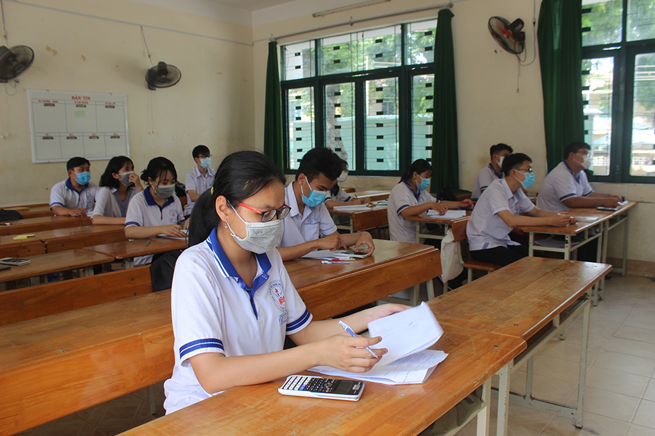 Trường hợp được đến trường học tập trực tiếp, các trường phải thực hiện chia tách lớp và tổ chức học 2 ca/ngày.