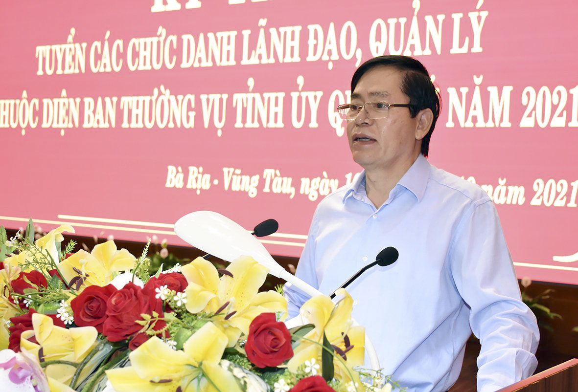 Ông Phạm Viết Thanh, Ủy viên Trung ương Đảng, Bí thư Tỉnh ủy, Chủ tịch HĐND tỉnh, Chủ tịch Hội đồng thi phát biểu tại buổi quán triệt nội quy phần thi trình bày Đề án.