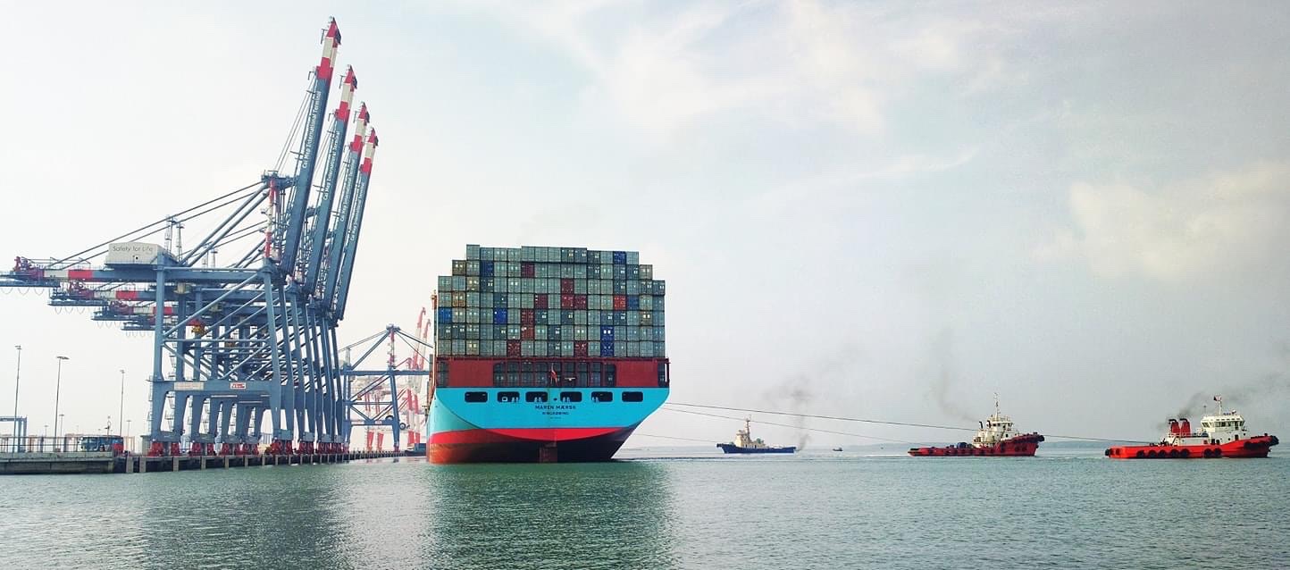 Tàu trọng tải 18.000 TEUs cập cảng CMIT, một trong những cảng đón được tàu trên 200 ngàn tấn.