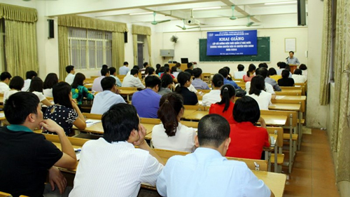 Nội dung bồi dưỡng cán bộ, công chức, viên chức gồm: Lý luận chính trị; kiến thức quốc phòng và an ninh; kiến thức, kỹ năng quản lý nhà nước; kiến thức, kỹ năng theo yêu cầu vị trí việc làm. Ảnh minh họa. 