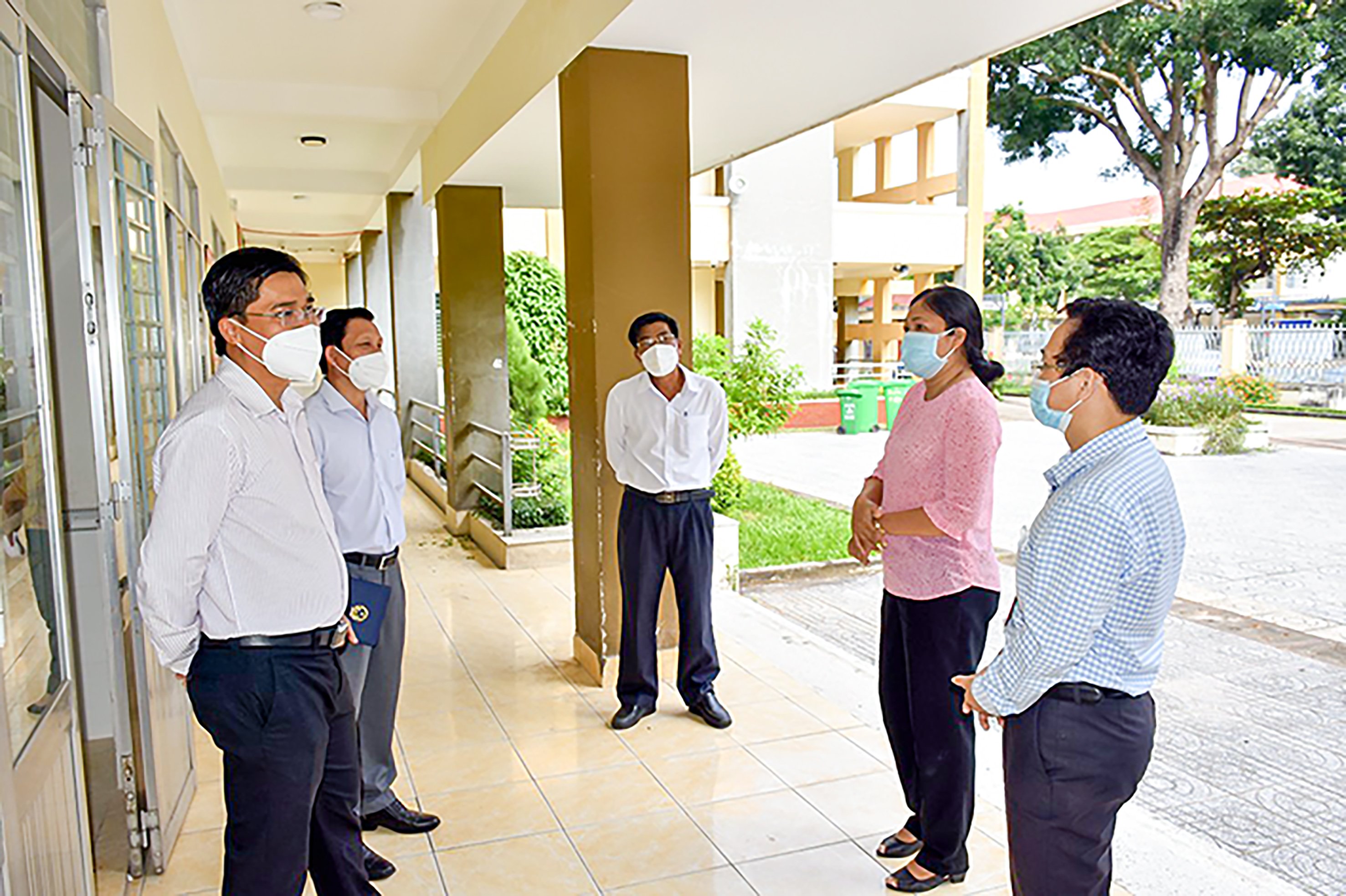 Đoàn khảo sát của HĐND tỉnh khảo sát tại trường TH Nguyễn Bá Ngọc (TP. Bà Rịa).