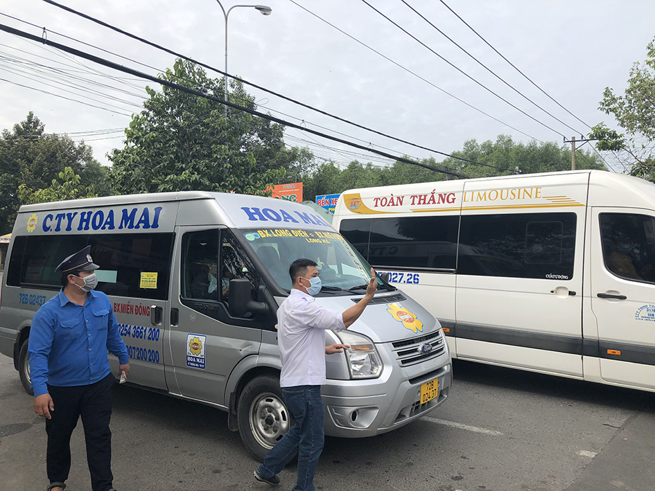 Hành khách tham gia giao thông phải đáp ứng các yêu cầu tuân thủ “Thông điệp 5K”, khai báo y tế theo quy định của Bộ Y tế, thực hiện nghiêm các biện pháp phòng, chống dịch COVID-19.