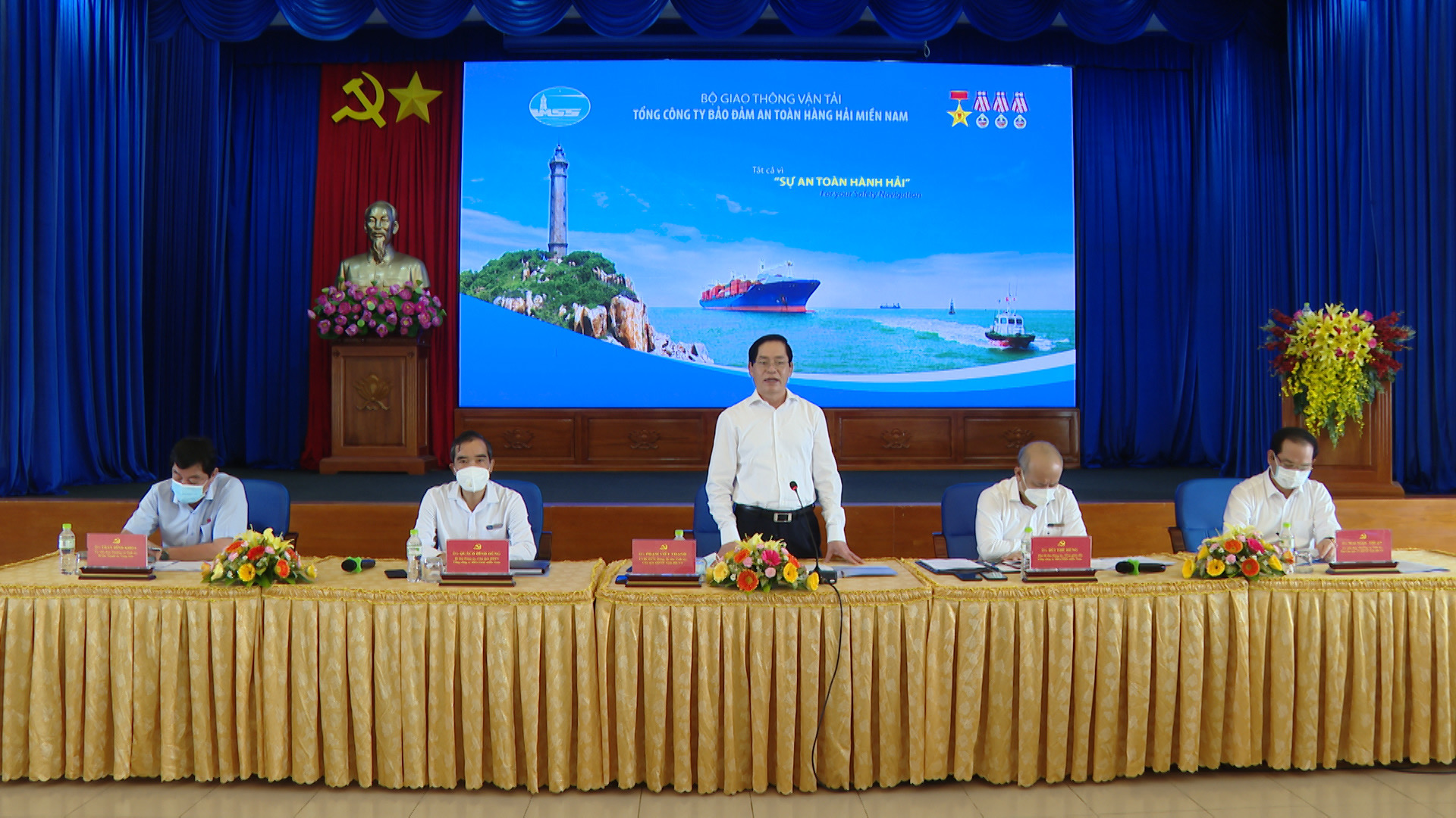 Bí thư Tỉnh ủy Phạm Viết Thanh phát biểu chỉ đạo tại buổi làm việc với VMS-South.  Ảnh: THỤY NHIÊN