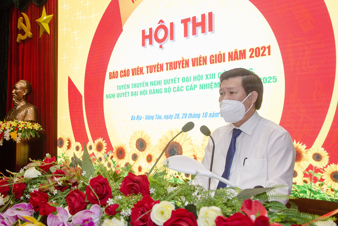 Ông Nguyễn Văn Xinh, Ủy viên Ban Thường vụ Tỉnh ủy, Trưởng Ban Tuyên giáo Tỉnh ủy, Trưởng Ban Tổ chức Hội thi phát biểu khai mạc Hội thi.