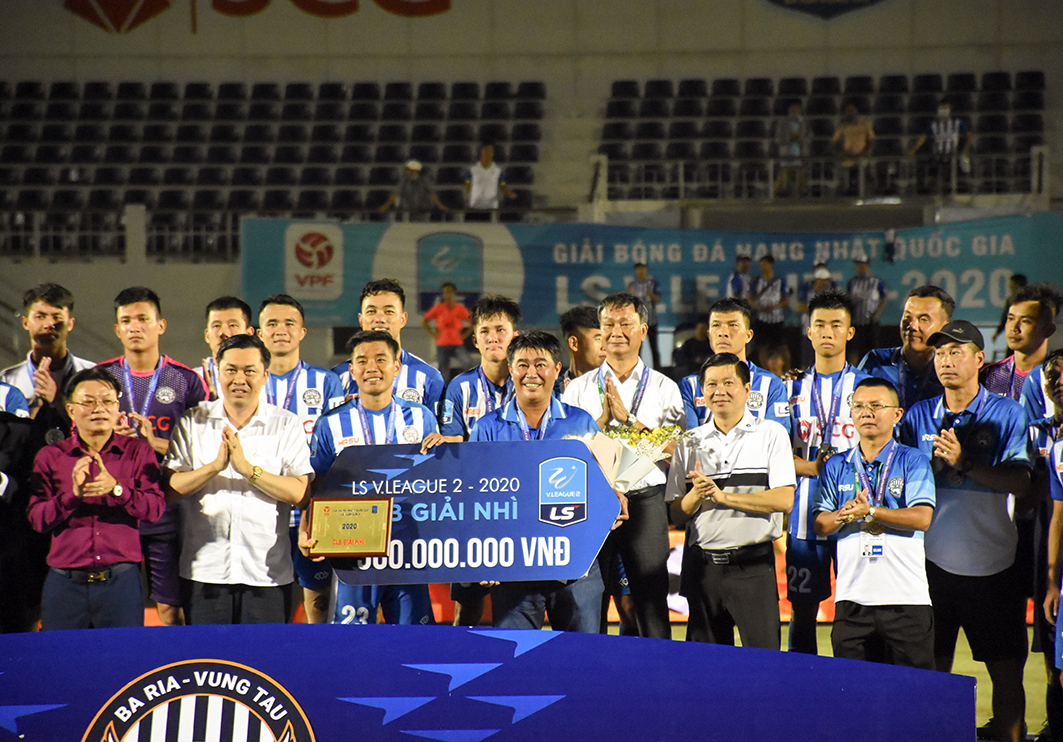 HLV Trần Minh Chiến đã cùng CLB Bóng đá BR-VT giành ngôi Á quân giải hạng Nhất Quốc gia năm 2020.