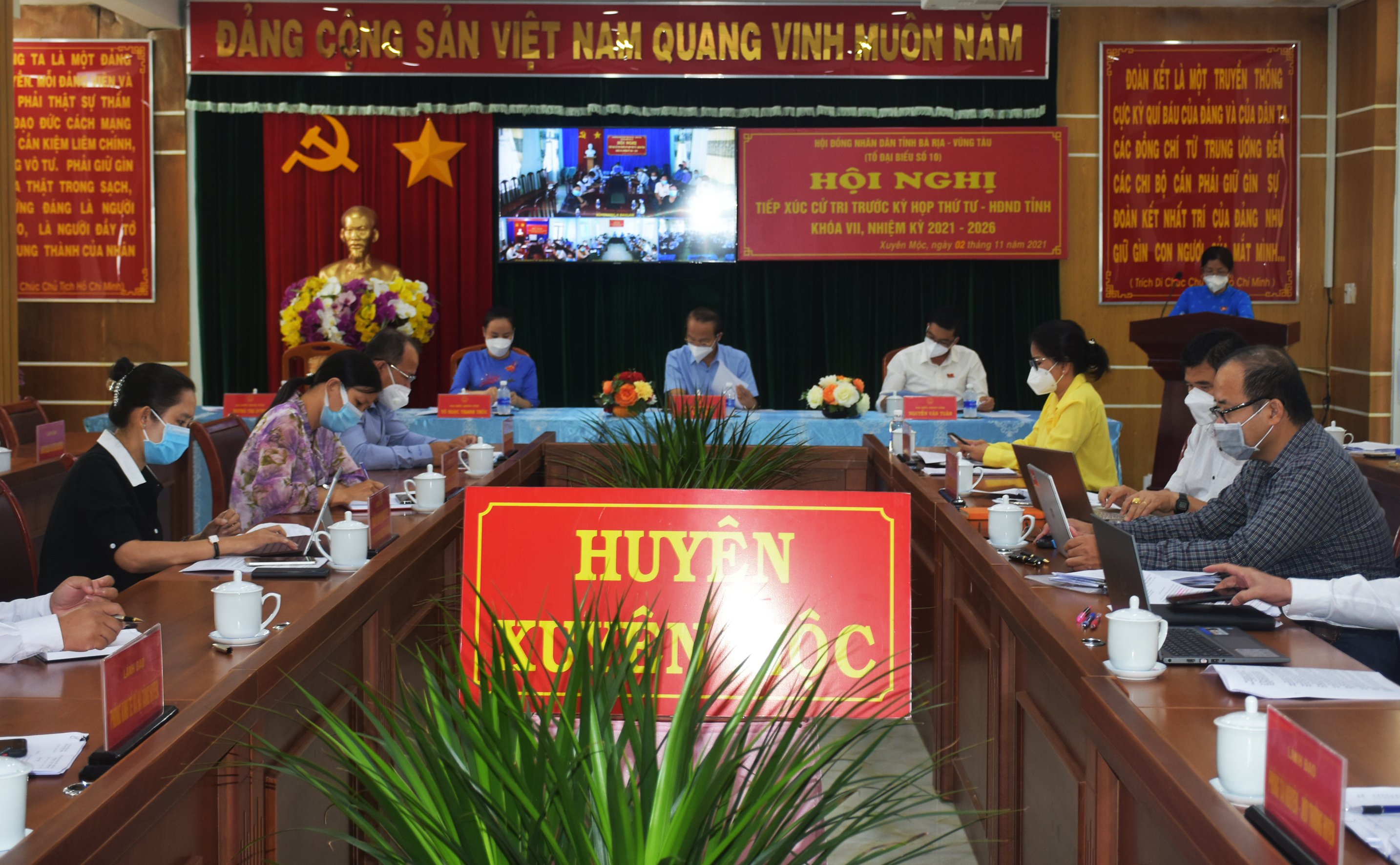 Tổ Đại biểu số 10  HĐND tỉnh TXCT tại các xã: Sơn Bình, Xuân Sơn, Suối Rao, Bình Trung (huyện Châu Đức), Phước Thuận, Phước Tân, Hoà Bình, Hoà Hưng, Bàu Lâm, Tân Lâm (huyện Xuyên Mộc).